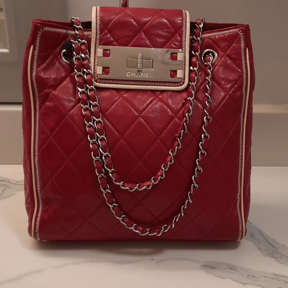 Authentic chanel lambskin North South accordion bag and matching stitch wallet. - Picture 4 of 16